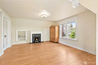 Upper apartment | Adorable fireplace