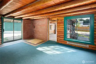 Enclosed breezeway