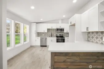 Peninsula Kitchen, Quartz Counters, New Appliances