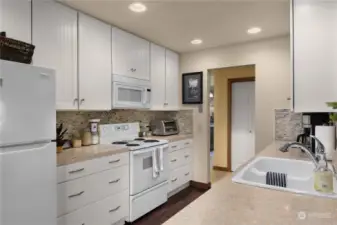 Middle floor unit - kitchen