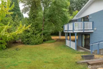 Separate entrance can be used to the lower level.