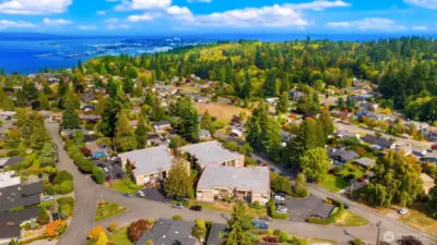 So many parks, trails, tennis, sports fields & Water Nearby!