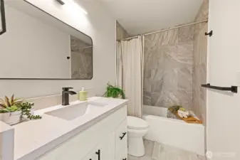 Main bathroom with beautiful finishes