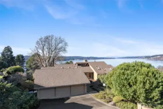 On a dead end street in University Place.