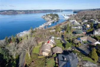 Expansive views all the way to the Narrows Bridges.