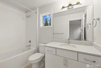 Ensuite bathroom to the second bedroom (virtually staged)