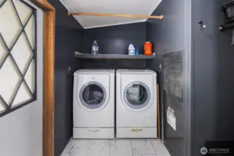 Mudroom, laundry & storage