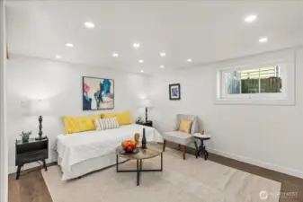 Can be a guest sweet, hang out pad