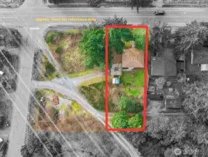 Bird’s-eye view with approximate property lines to visualize the land potential.