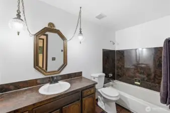 Full bath off hallway upstairs