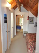 Upstairs area between the 2 bedrooms.