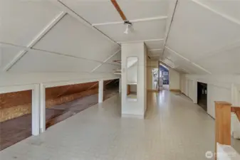Upstars bonus room for storage and/or an office