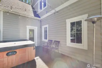 Hot-tub side patio