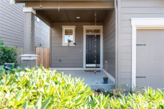 good size front deck