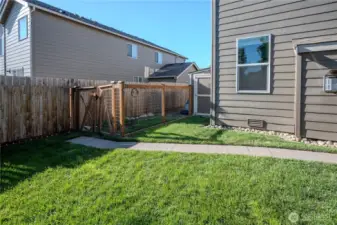 nice landscaped yard