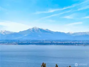Views from Mt Baker to Mt. Rainier!