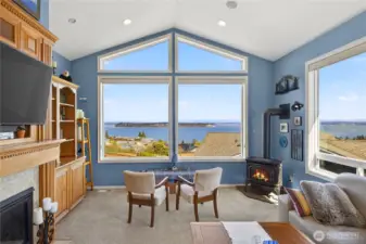 Imagine enjoying coffee here each morning!