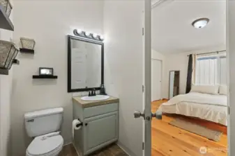 En-suite bathroom