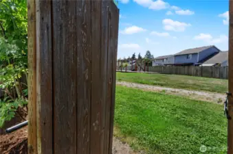 Yup, opens right up into the community park!