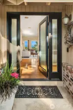 Enter through the front door to take in the full beauty of the open floor plan and majestic view of the Cascades!