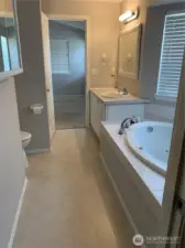 Primary en suite