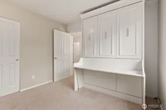 Murphy bed in guest room/office.