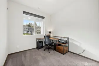 Office/Bonus/Guest Room