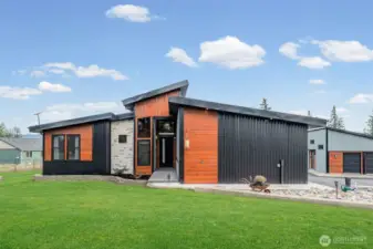 Because waking up to Mt. Rainier glowing in the distance never gets old~