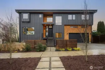 Welcome to 5059 37th Ave SW