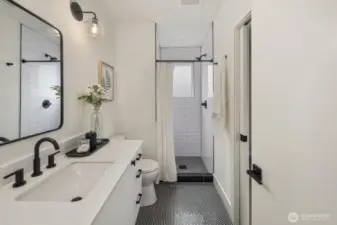 Dual access from hall and secondary suite