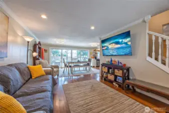 Living/Dining Area