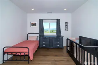 Guest bedroom