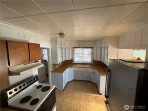 Kitchen with eastern exposure