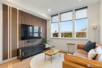 Spacious living area, with 10' ceilings & territorial views