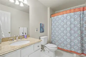 Upstairs hall bath with tub/shower combo.