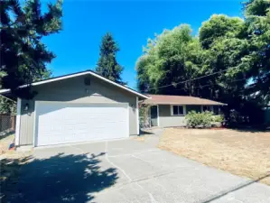 Welcome home to 1409 Alder!