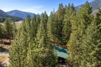 Come wintertime, the nordic trail system connects the property to miles of trails through both field and forest.