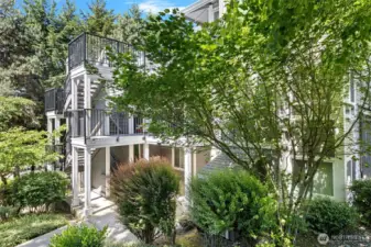 Close to Bothell and Woodinville Amenities