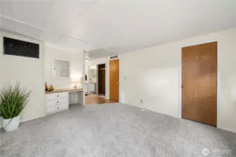 Large primary suite with private bath, walk in closet