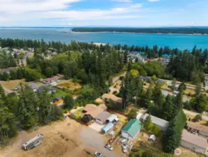 Close to Irondale beach access - just steps away!
