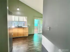 Bright and open kichen