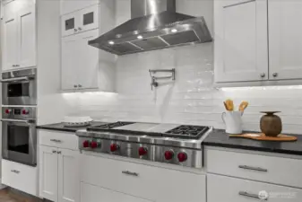 CAREFULLY-CURATED FOR ENTERTAINING & PREPPING MEALS