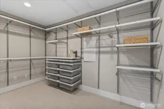 DESIGNER CLOSET SYSTEM!