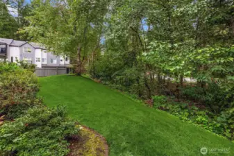 HOA maintained greenspace - aka your own private backyard!