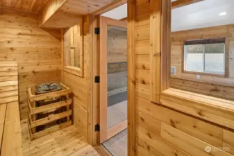 5-person sauna