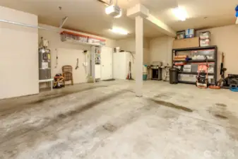 Oversized 2 car garage