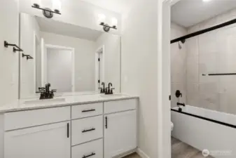 Disclaimer Secondary photos of same floor plan on different lot in different community: Photos are from another Luna, finishes, upgrades, and features may vary.