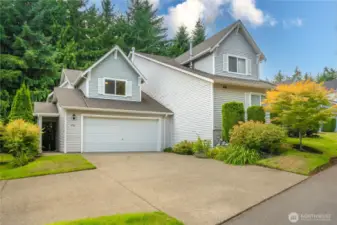 Townhouse with 3-bedrooms, 2 1/2 baths
