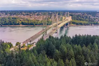 Just minutes to the Narrows Bridge for each commuting