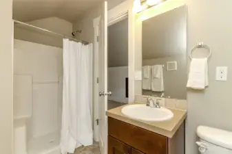 Bathroom off the bonus on the 3rd floor great space to hang out or have informal gatherings.